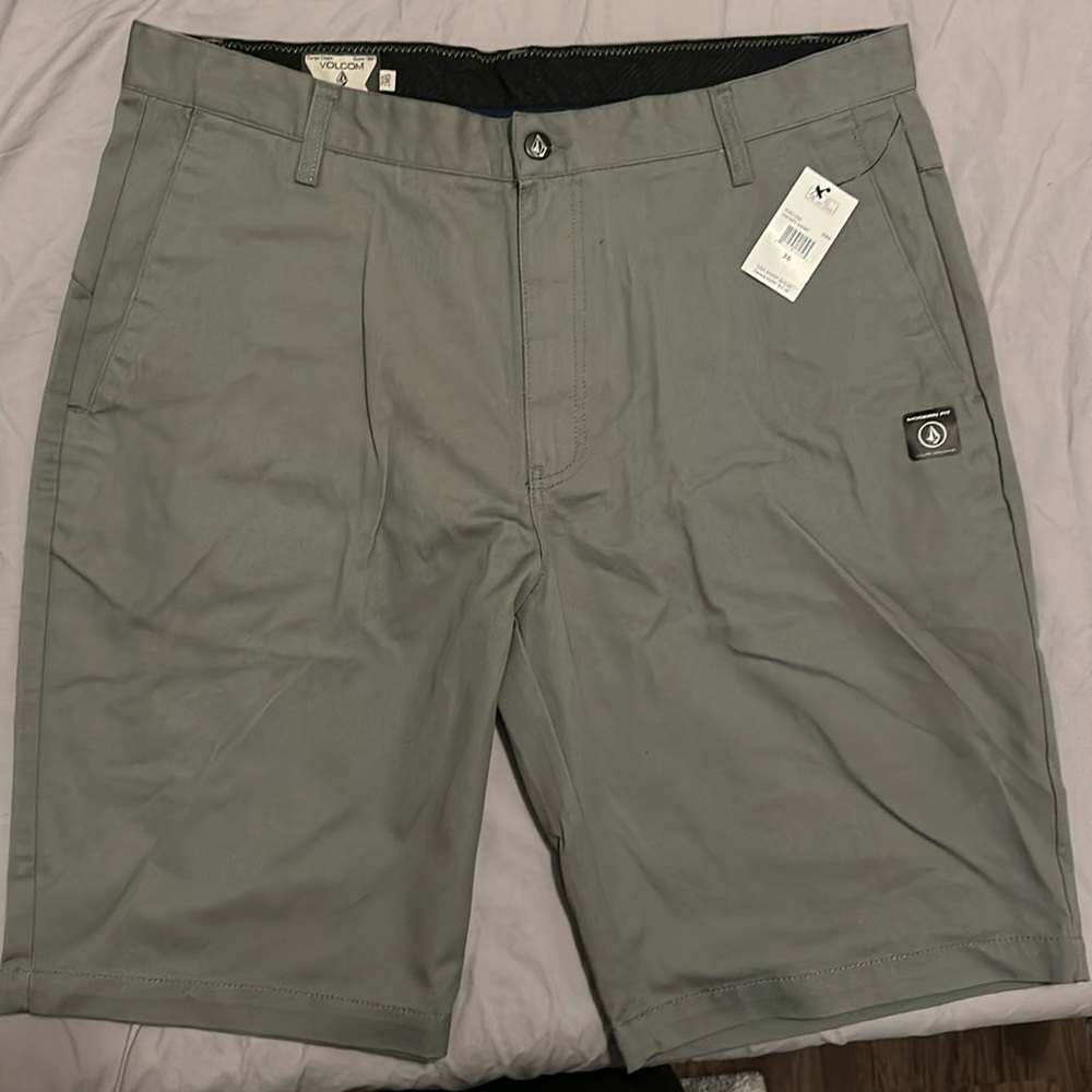 VOLCOM Chino shorts